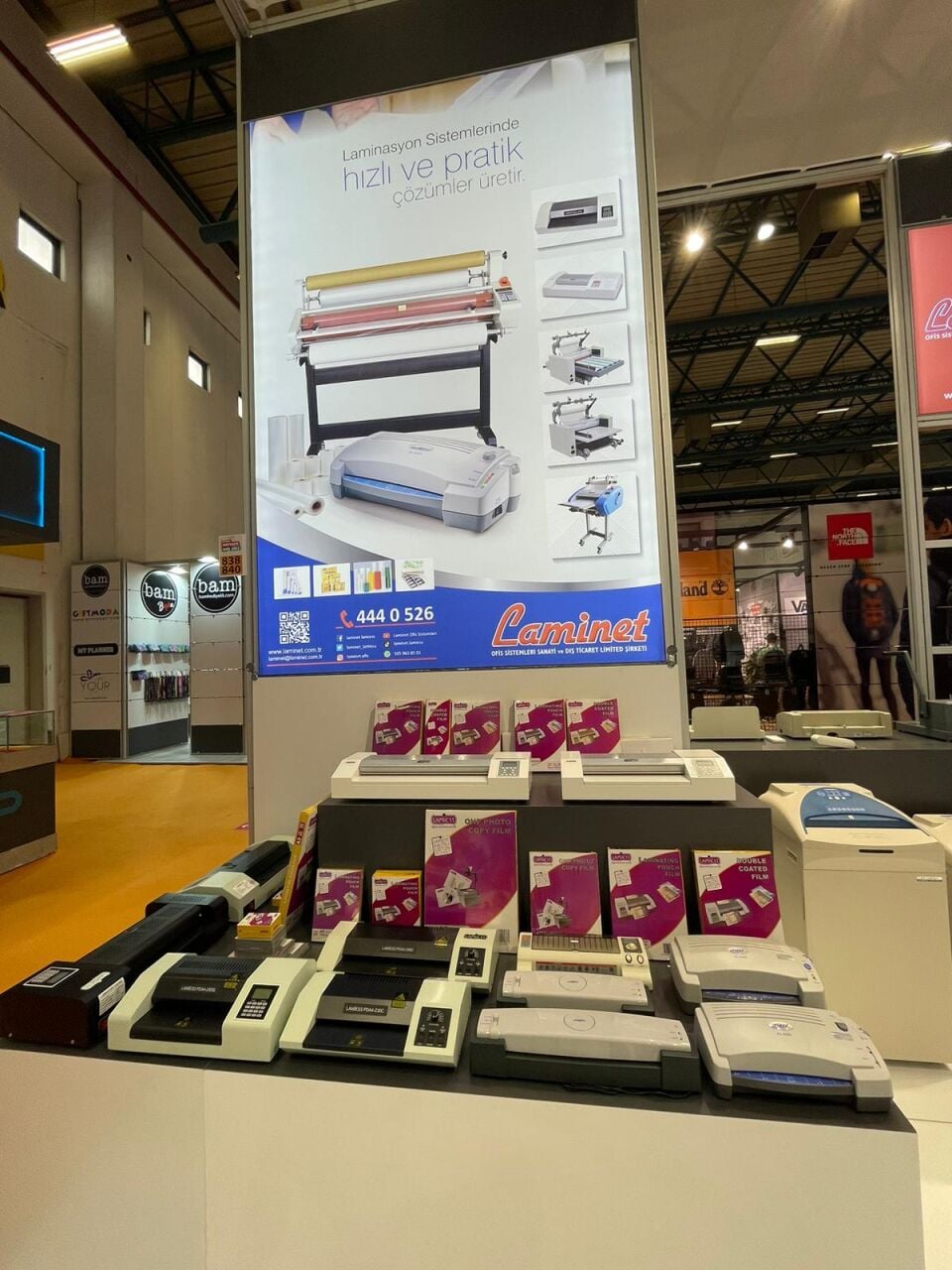 Ucuz Laminasyon Makinesi ile Profesyonel Laminasyon Makinesi Arasındaki Farklar